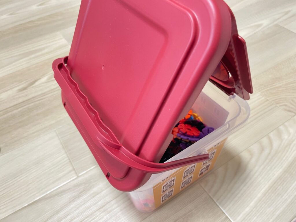 【写真付き】ジスターの遊び方まとめ！ひも通し・色遊び・お片付け遊びも楽しめる